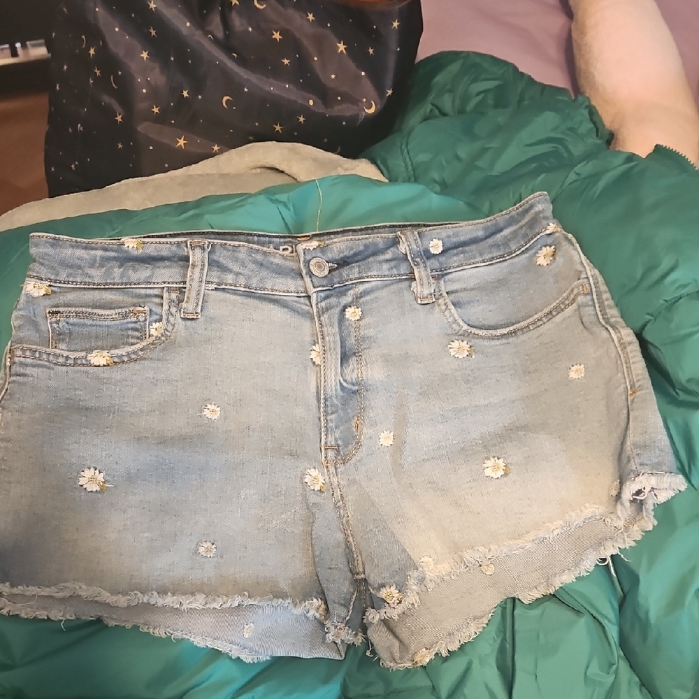 Arizona Jean Company Light Blue Floral Jean Shorts